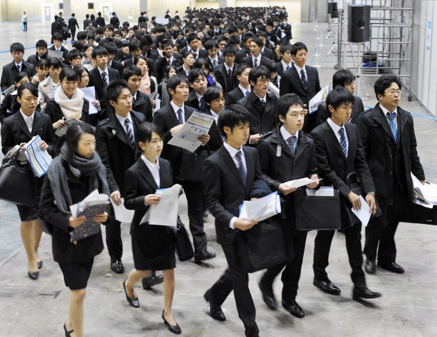 Glasses ban' for women at work sparks protests in Japan » Uzalendo News