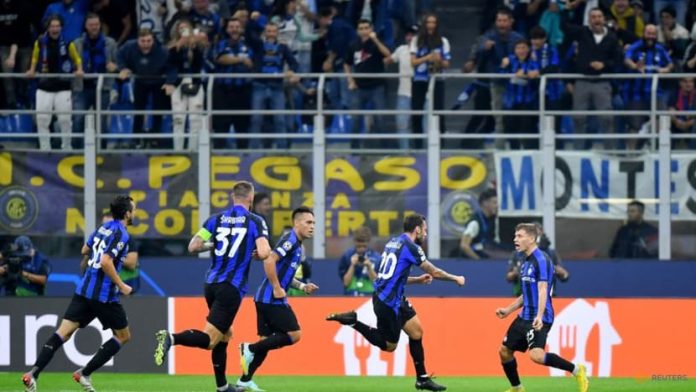 2022-10-05t024645z_2_lynxmpei9313t_rtroptp_3_soccer-champions-int-fcb-report