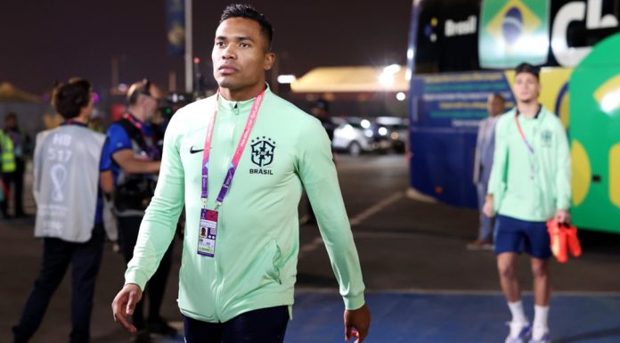 alex-sandro-a-221208g1050