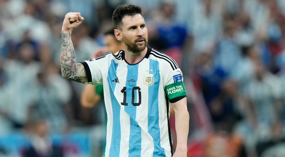 lionel-messi-221126-celebrating-g-1050