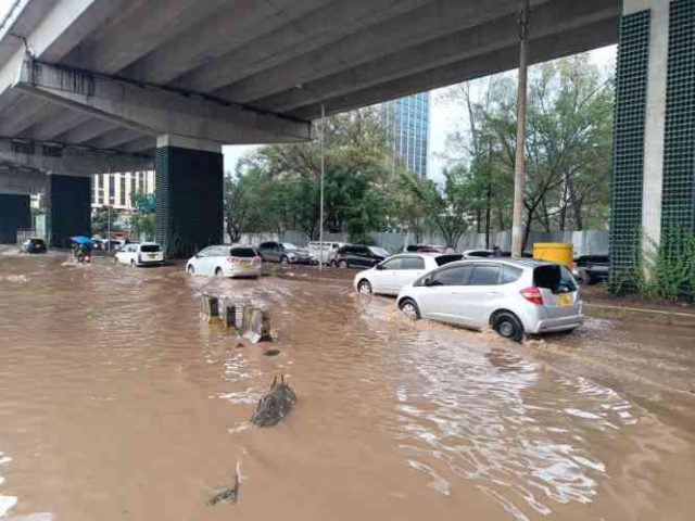NAIROBI-FLOODS--640x480