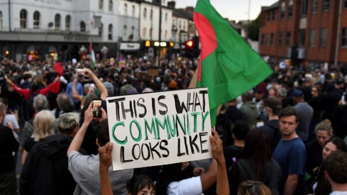 skynews-counter-protest-london_6650290