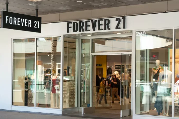 forever-21-store-031725-71df90229d884394b489158e4ca54298