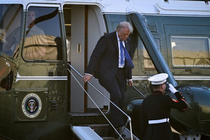 2025-04-25T104137Z_1_LYNXMPEL3O0FB_RTROPTP_4_USA-TRUMP