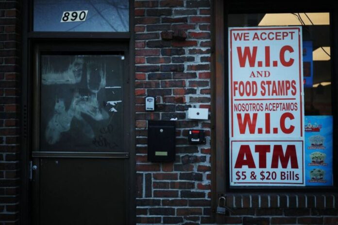 tag_reuters.com,2025_newsml_LYNXMPEL9R0WW_12025-10-28T161158Z_1_LYNXMPEL9R0WW_RTROPTP_3_USA-SHUTDOWN