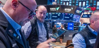 Wall Street Suffers First Weekly Drop in Three Weeks as AI Stocks Tumble