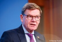 Germany’s Wadephul says EU-candidate Serbia must align with the bloc’s Russia policy