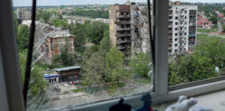 Fierce Battles Rage in Ruins of Pokrovsk as Russian and Ukrainian Forces Clash