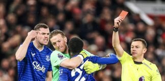 Everton Produces The Most Bizzare Redcard As Gueye Slaps His Teammate