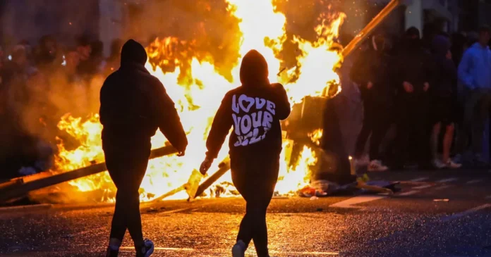 AFP__20250610__49V63EN__v2__HighRes__BritainNirelandImmigration-1749621784