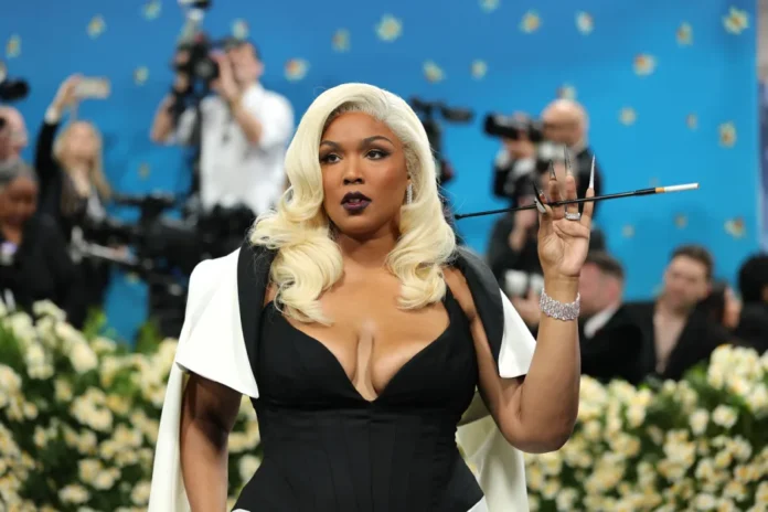 lizzo-01-met-gala-carpet-2025-billboard-1548