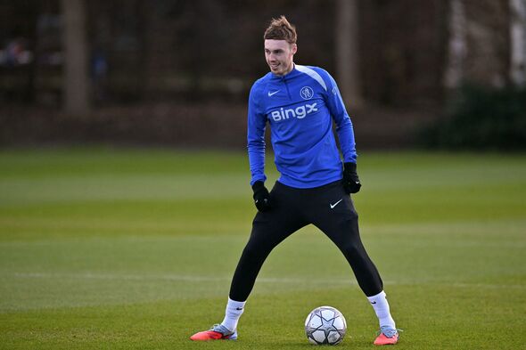chelseas-english-midfielder-cole-palmer-takes-part-in-a-team-training-session-at-the-chelsea-6695000