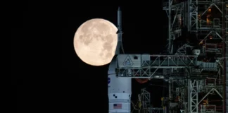 Nasa announces change to its Moon landing plans