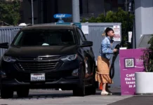 US gas price tops $4 for first time since 2022